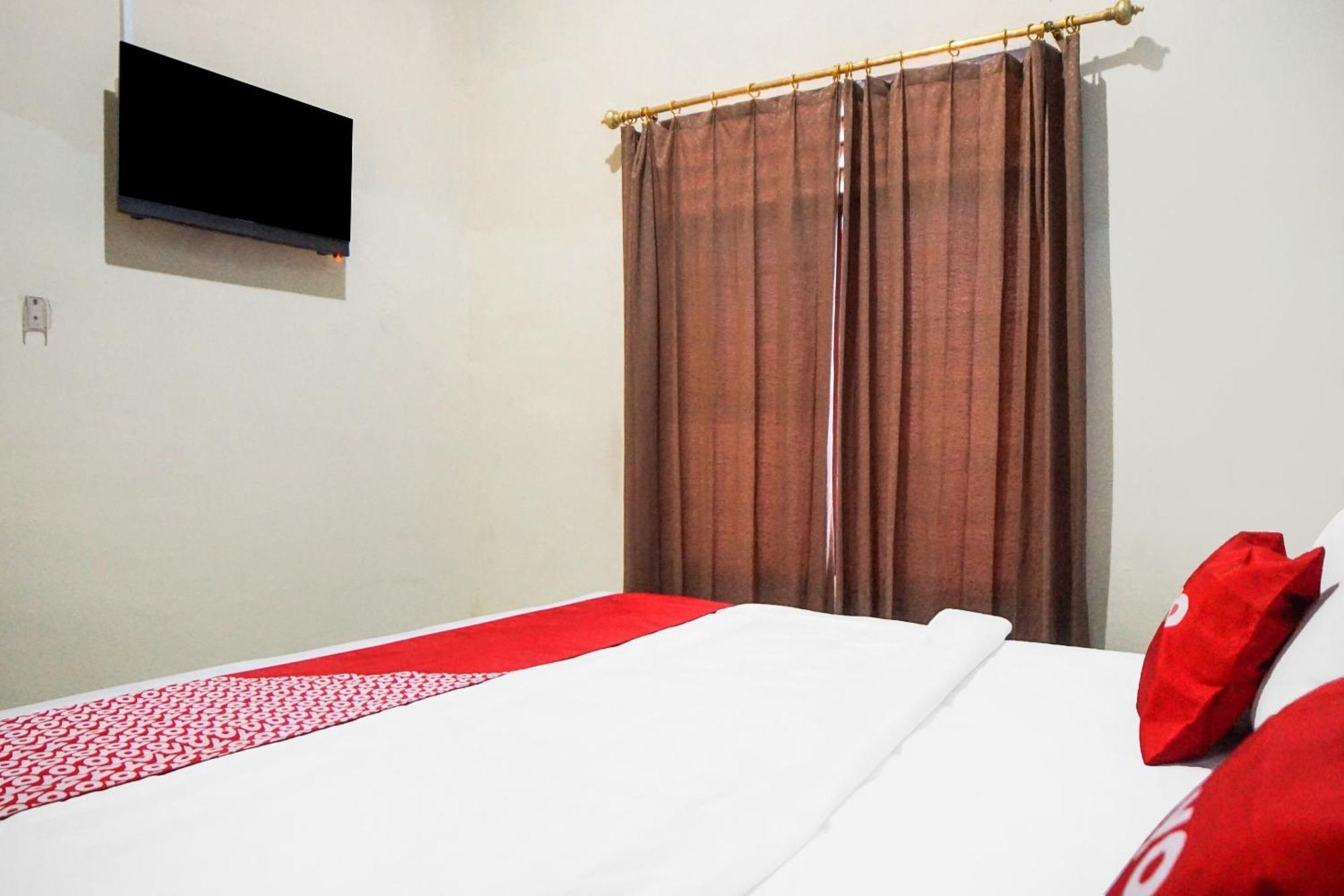 Oyo 92076 Sky Residence Cengkeh Medan Exterior photo
