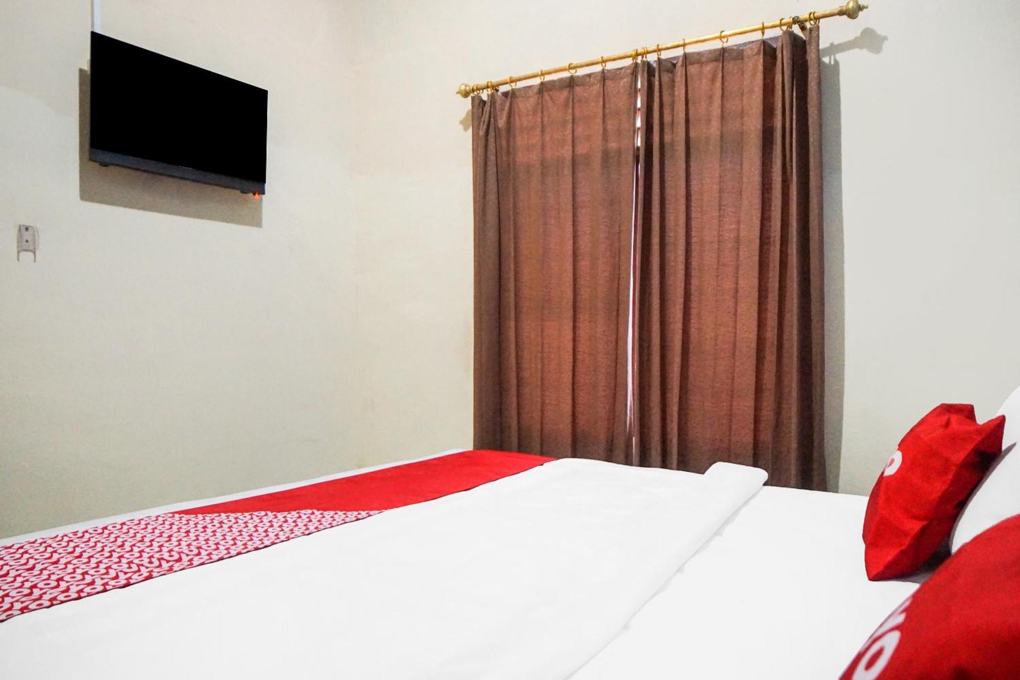 Oyo 92076 Sky Residence Cengkeh Medan Exterior photo